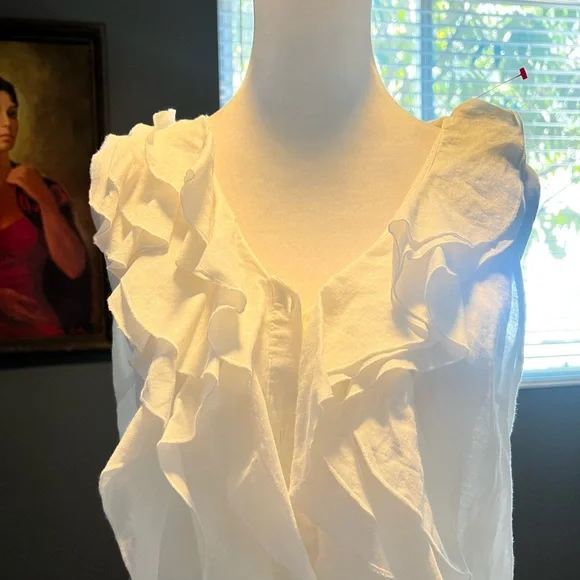 White sleeveless 100% linen top with ruffles in front. NWOT. Size Med - Picture 2 of 4